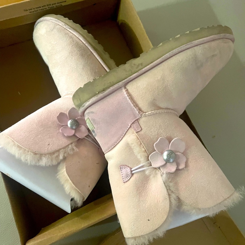 Ugg pink
